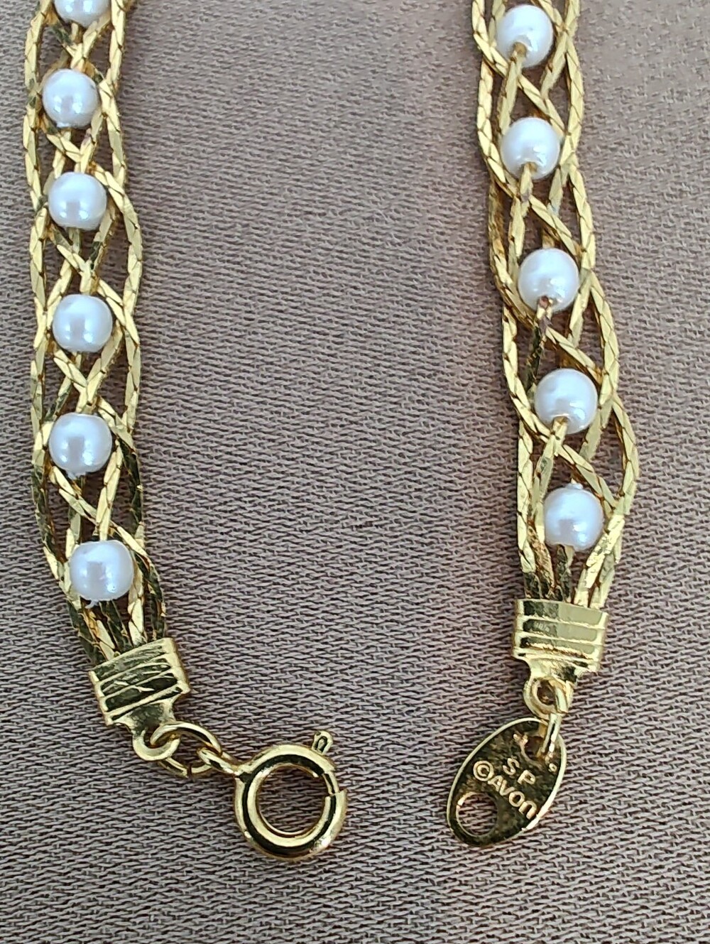 Vintage Avon Gold-Tone Braided Bracelet with White Faux Pearls - Picture 3 of 3